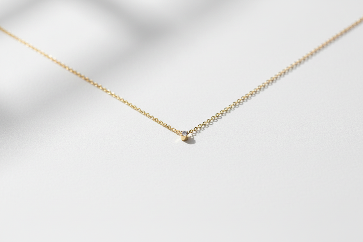 make it a little more smile like gold chain with small pendant and white background